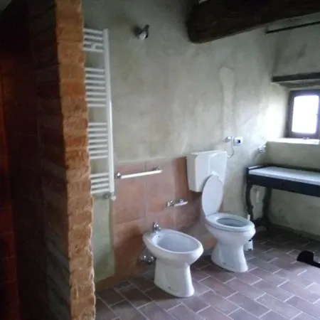 Villa Santa Vittoria Sleeps 4 *