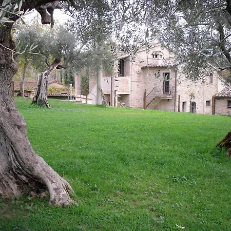 Villa Santa Vittoria Sleeps 4 *